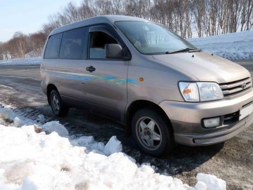 Toyota Town Ace Noah: 10 фото